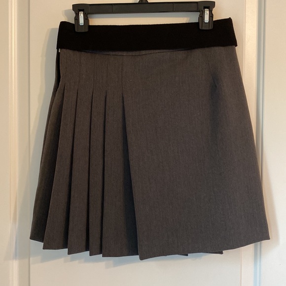 NEW Merci Italia Lead/Gray Pleated Mini Skirt - Picture 2 of 6